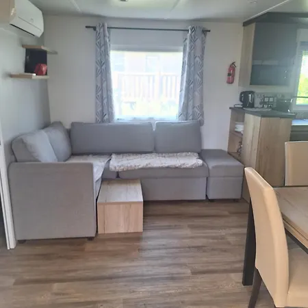 Mh 535 Equipe 3 1 Sdb Dans 4 Etoiles Campsite Saint-Julien-en-Born